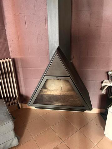 Design houtkachel in perfect staat beschikbaar voor biedingen