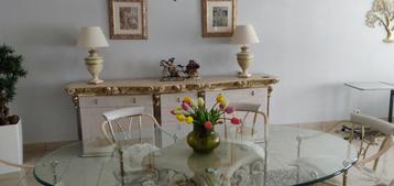 Klassieke Eetkamer beschikbaar voor biedingen