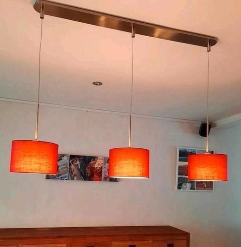 Hanglampen met 3 rode kapjes - verstelbaar in hoogte, Huis en Inrichting, Lampen | Hanglampen, Zo goed als nieuw, 50 tot 75 cm
