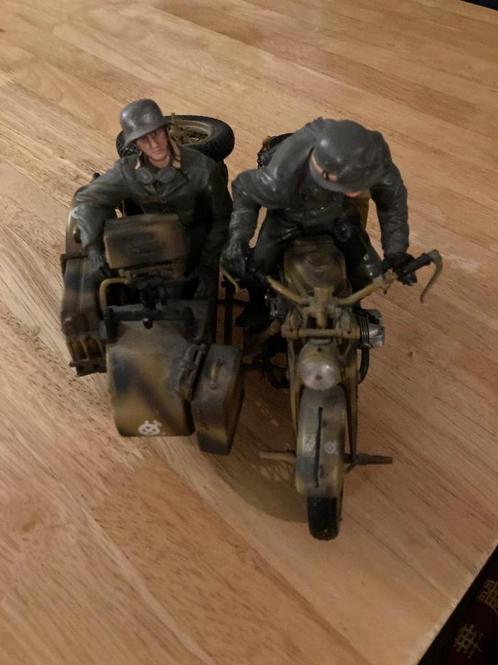 Militair schaalmodel ww2 motor +!zijspan, Verzamelen, Militaria | Tweede Wereldoorlog, Landmacht, Miniatuur of Beeldje, Ophalen