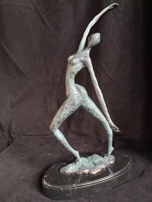 Bronzen abstracte dansende dame, Milo/stempel zuiver brons., Antiek en Kunst, Kunst | Beelden en Houtsnijwerken, Ophalen of Verzenden