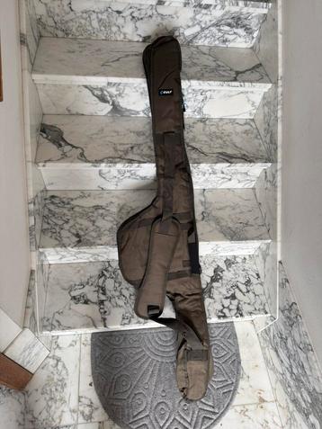 FOURREAU CULT GREEN COMPACT 2 cannes 10dt beschikbaar voor biedingen