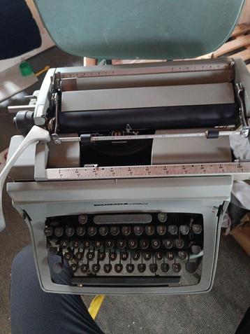 Underwood touch-master 5 1967 (AZERTY)  beschikbaar voor biedingen