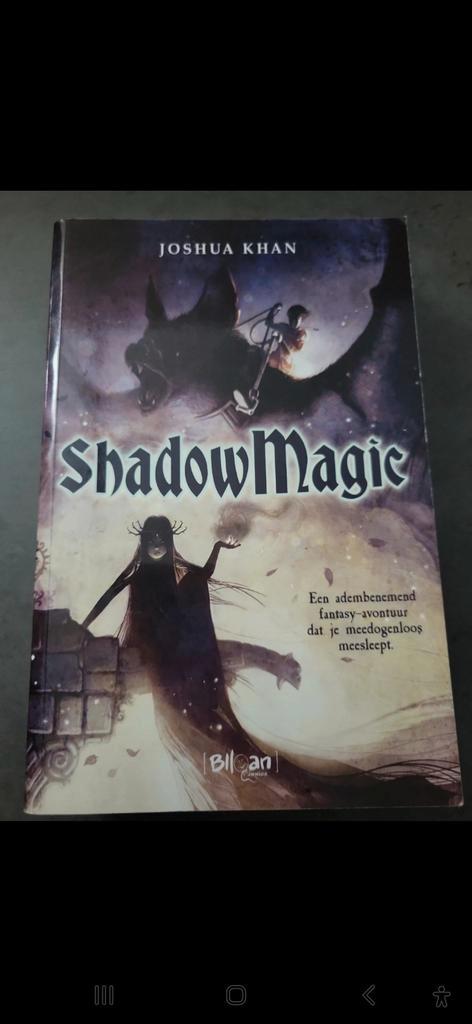 Joshua Khan - Shadow magic, Boeken, Kinderboeken | Jeugd | 10 tot 12 jaar, Nieuw, Ophalen of Verzenden
