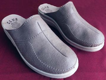 Herenslippers: maat 40. beschikbaar voor biedingen