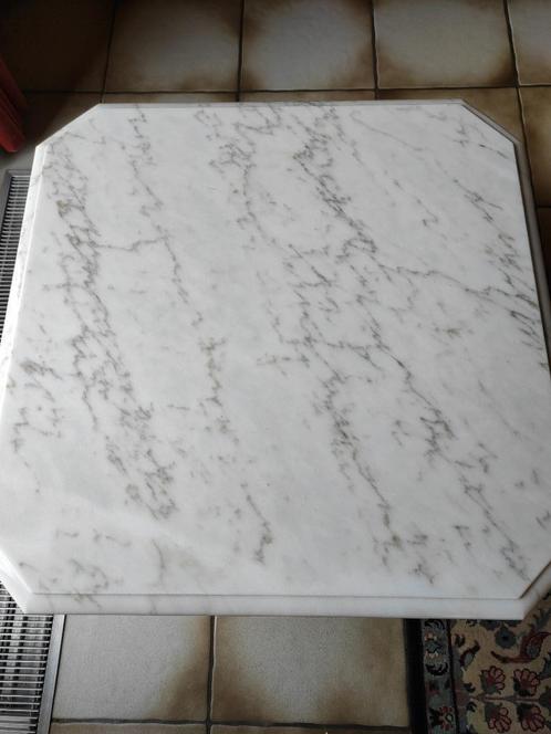 Salontafel, bijzettafel in witte Carrara marmer, Huis en Inrichting, Tafels | Salontafels, Zo goed als nieuw, Minder dan 50 cm