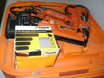 Bradschieter-afwerkpistool + 1 pak brads en gas PASLODE, Doe-het-zelf en Bouw, Ophalen