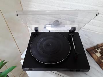 Platenspeler ,,LENCO,, beschikbaar voor biedingen