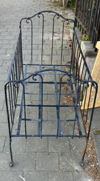Smeedijzeren babybedje, Kinderen en Baby's, Ophalen, Gebruikt, Minder dan 140 cm, Minder dan 70 cm