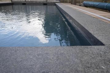 Zwembadranden Basalt G684 100x35x5/3cm gevlamd-geborsteld, Neuf, Tuiles de terrasse, 10 m²² ou plus, Enlèvement