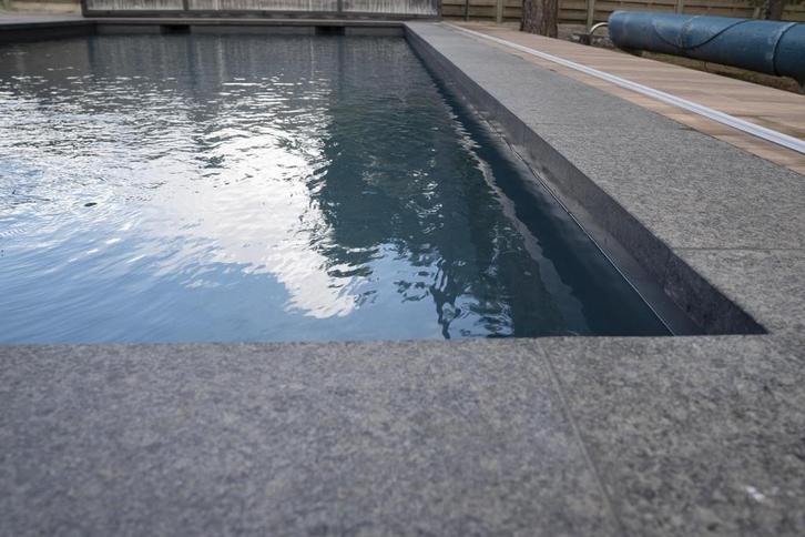 Zwembadranden Basalt G684 100x35x5/3cm gevlamd-geborsteld, Tuin en Terras, Tegels en Klinkers, Nieuw, Terrastegels, Natuursteen