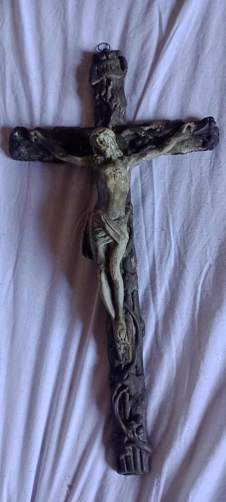 Crucifix ancien en pierre 25x50x6, Antiquités & Art, Antiquités | Objets religieux, Enlèvement ou Envoi