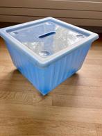 Speelgoedbak op wieltjes met deksel, Ophalen