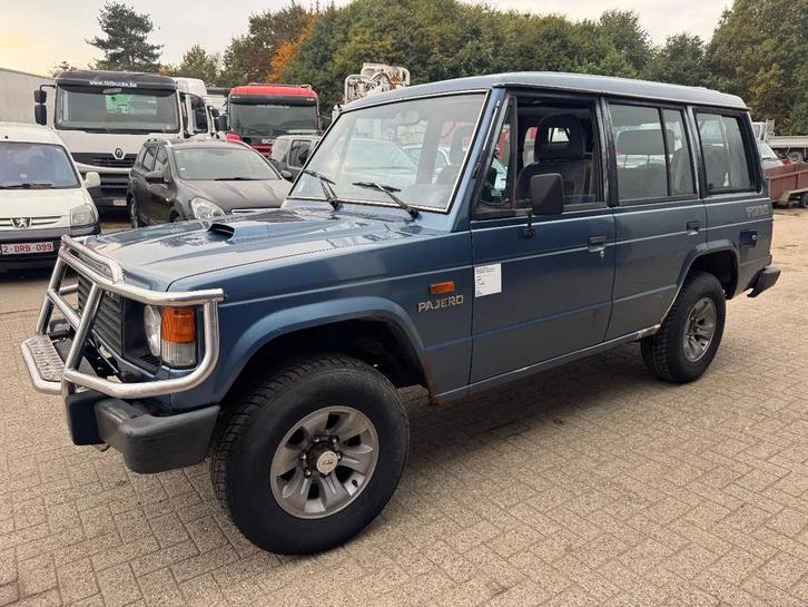 Mitsubishi Pajero *LONG CHASSIS-7SEATS-DIESEL* (bj 1989), Auto's, Oldtimers, Bedrijf, Mitsubishi, Diesel, SUV of Terreinwagen
