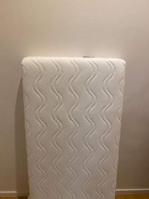Matelas lit bebe Kadolis, Huis en Inrichting, Slaapkamer | Matrassen en Bedbodems, Zo goed als nieuw, Matras, Ophalen