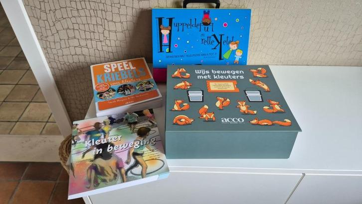 Set handleidingen bewegen voor kleuters, Boeken, Studieboeken en Cursussen, Zo goed als nieuw, Ophalen