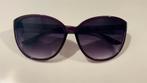 Paarse zonnebril, Handtassen en Accessoires, Zonnebrillen en Brillen | Dames, Overige merken, Gebruikt, Zonnebril, Paars