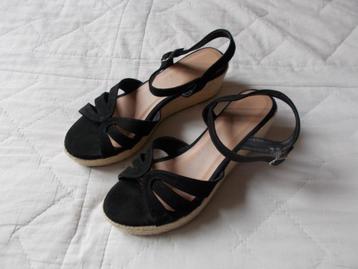 Paires de chaussures noires ANNA FIELD. beschikbaar voor biedingen