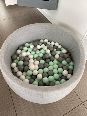 Piscine à balles beschikbaar voor biedingen