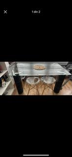 Tafel met stoelen, Ophalen