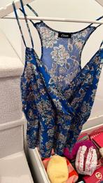 Combi short fleurs neuve M, Kleding | Dames, Jumpsuits, Ophalen of Verzenden, Nieuw