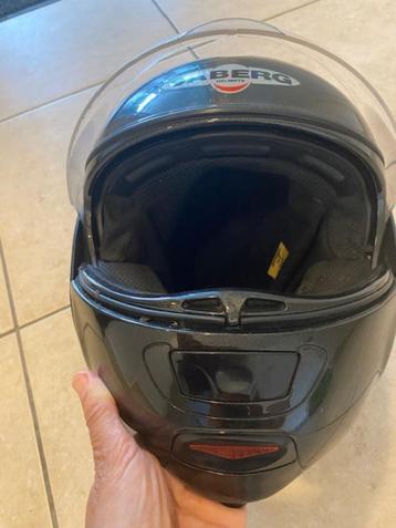 moterhelm beschikbaar voor biedingen