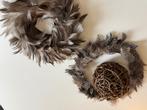 2 prachtige 2 pluimenkransen en takkenbol /winterdecoratie, Ophalen of Verzenden, Zo goed als nieuw