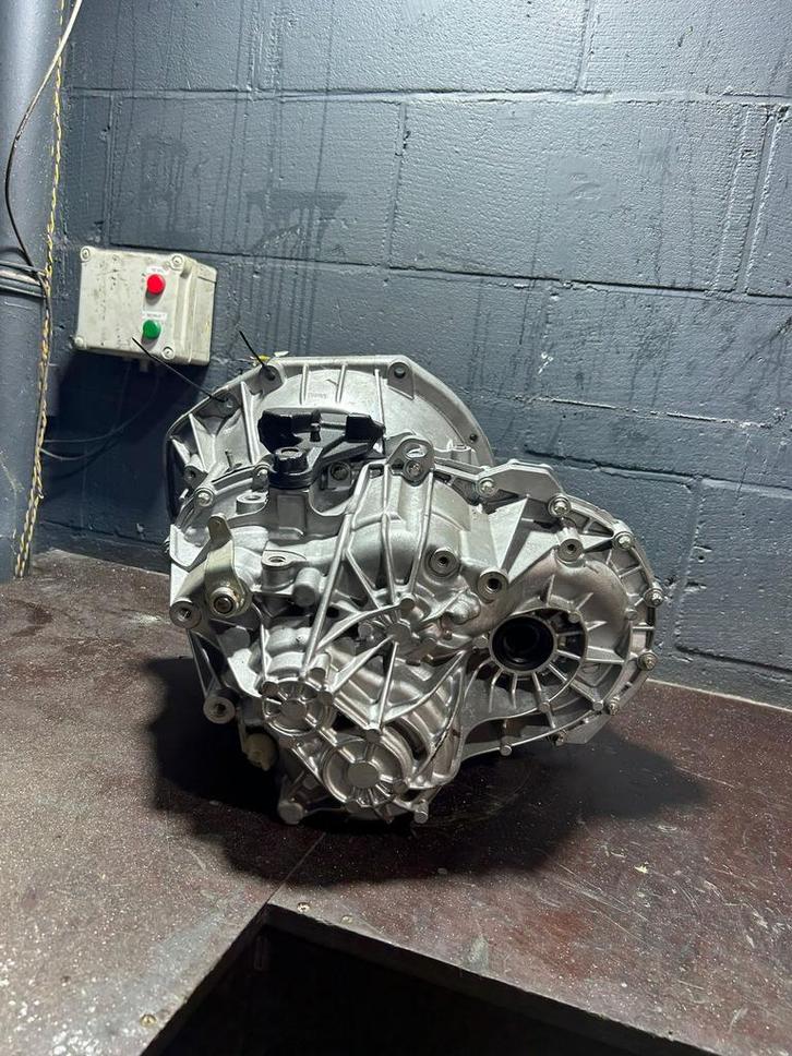 Versnellingsbak Renault master 304018275R, Auto-onderdelen, Transmissie en Toebehoren, Gebruikt, Herkomst onderdeel bekend, Ophalen of Verzenden