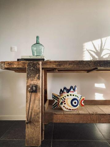 Houten werkbank beschikbaar voor biedingen
