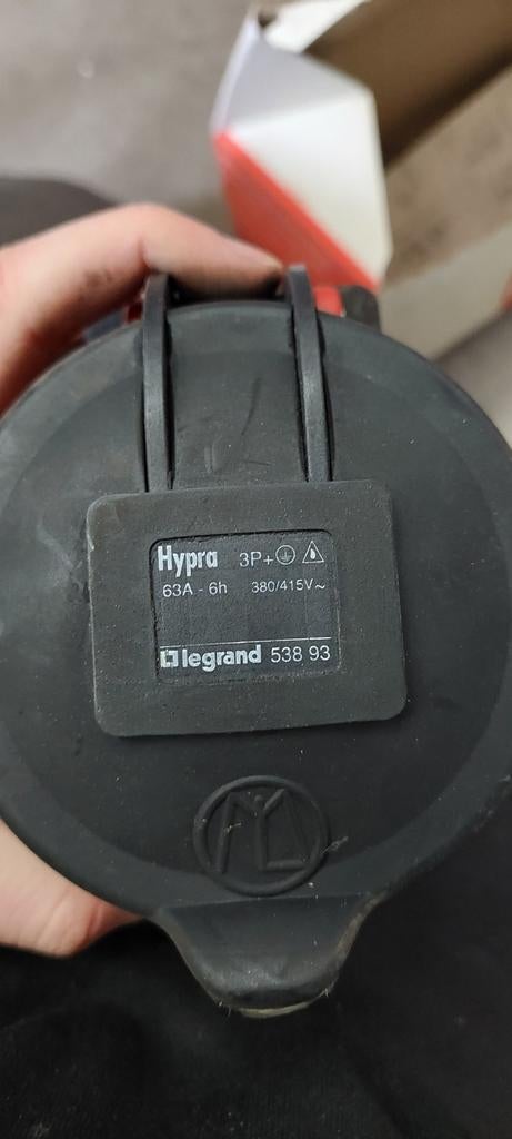 2 Legrand / Hypra CEE krachtstroom stekker – 63A / 400V, Doe-het-zelf en Bouw, Elektriciteit en Kabels, Stekker, Ophalen