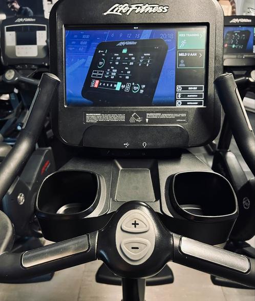 LIFE FITNESS DISCOVER SE 3 BIKE UPRIGHT BIKE HOMETRAINER, Sport en Fitness, Fitnessmaterialen, Zo goed als nieuw, Ophalen