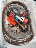 Bak met materiaal, Doe-het-zelf en Bouw, Elektriciteit en Kabels, Ophalen, Zo goed als nieuw