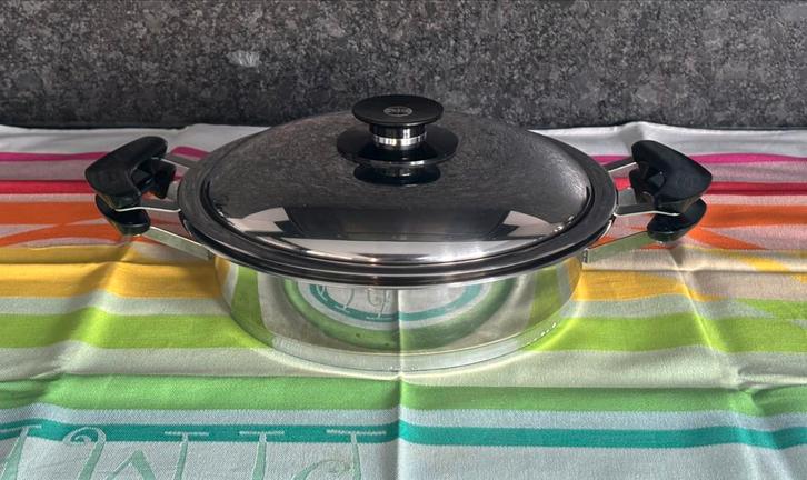 Casseroles AMC saucepans pannen, Huis en Inrichting, Keuken | Potten en Pannen, Zo goed als nieuw, Pannenset, Inox, Keramische plaat