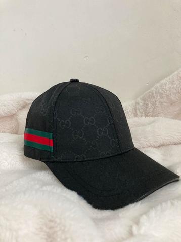Zwarte Gucci Pet beschikbaar voor biedingen