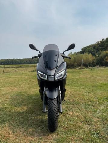 Aprilia sxr 50 scooter beschikbaar voor biedingen