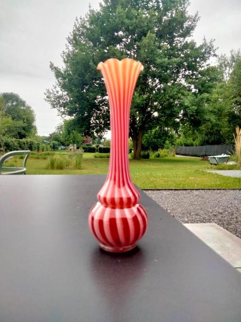 Brocante glazen vaas swirl, Antiek en Kunst, Antiek | Vazen, Ophalen of Verzenden