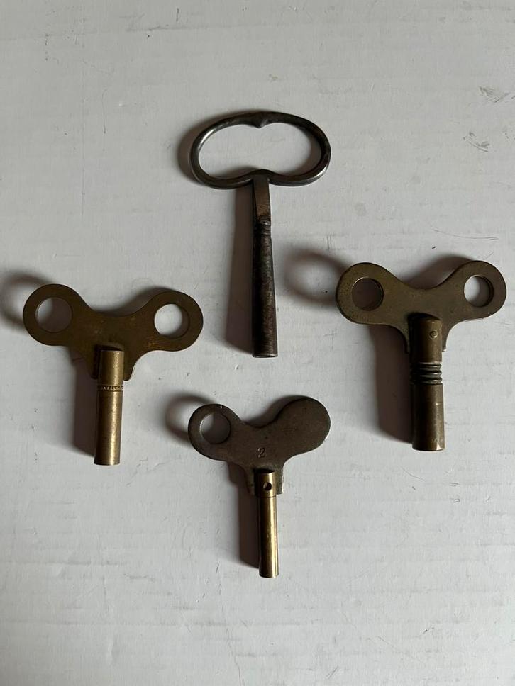 Clés pour canettes, jouets, horloges, montres, Antiquités & Art, Antiquités | Horloges, Enlèvement ou Envoi