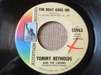Tommy Reynolds, The T-Bones‎ — The Beat Goes On/Bonesville, Gebruikt, 7 inch, Single, Ophalen of Verzenden