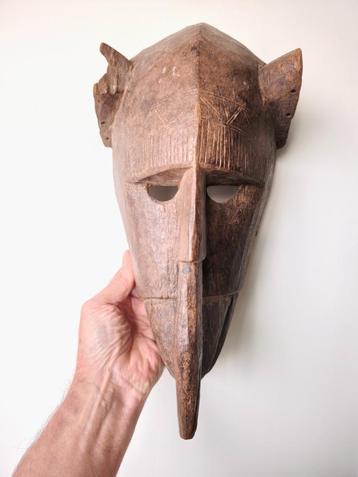 Groot DOGON-masker van zwaar hout (Mali) beschikbaar voor biedingen