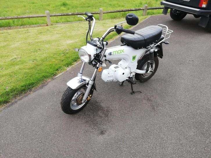 Elektrische "dax" klasse B met papieren nos, Fietsen en Brommers, Brommers | Overige merken, Zo goed als nieuw, Klasse B (45 km/u)