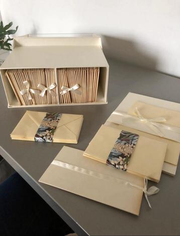 Stationery / briefpapier koffertje met meer dan 130 stuks beschikbaar voor biedingen