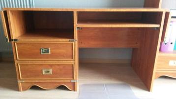 BUREAU KLEERKAST BOEKENKAST beschikbaar voor biedingen
