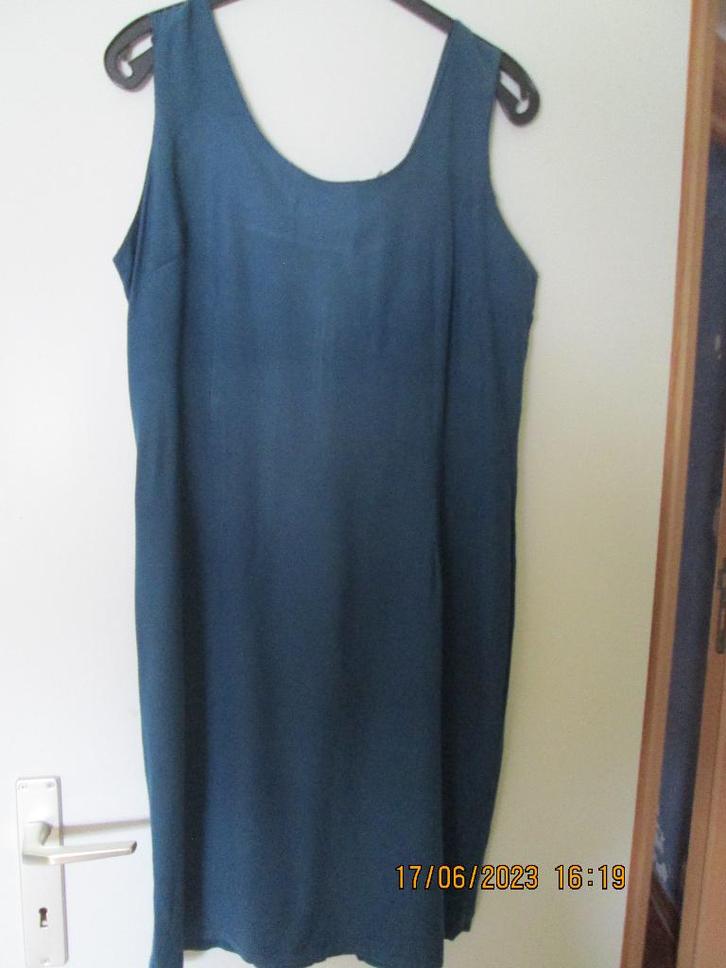 Robe bleue « 3 Suisses – Le Chouchou » T : 42, Kleding | Dames, Jurken, Gedragen, Maat 42/44 (L), Blauw, Boven de knie, Ophalen