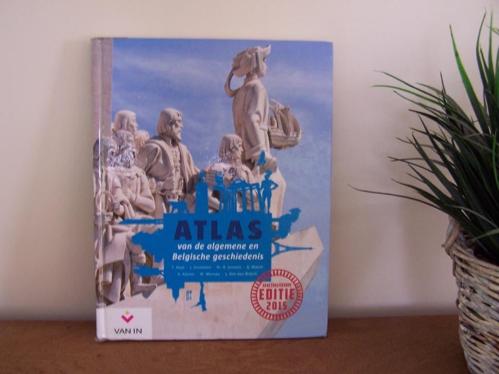 Schoolatlas (geactualiseerde editie 2015) – goede staat, Boeken, Schoolboeken, ASO, Geschiedenis, Ophalen of Verzenden, Zo goed als nieuw