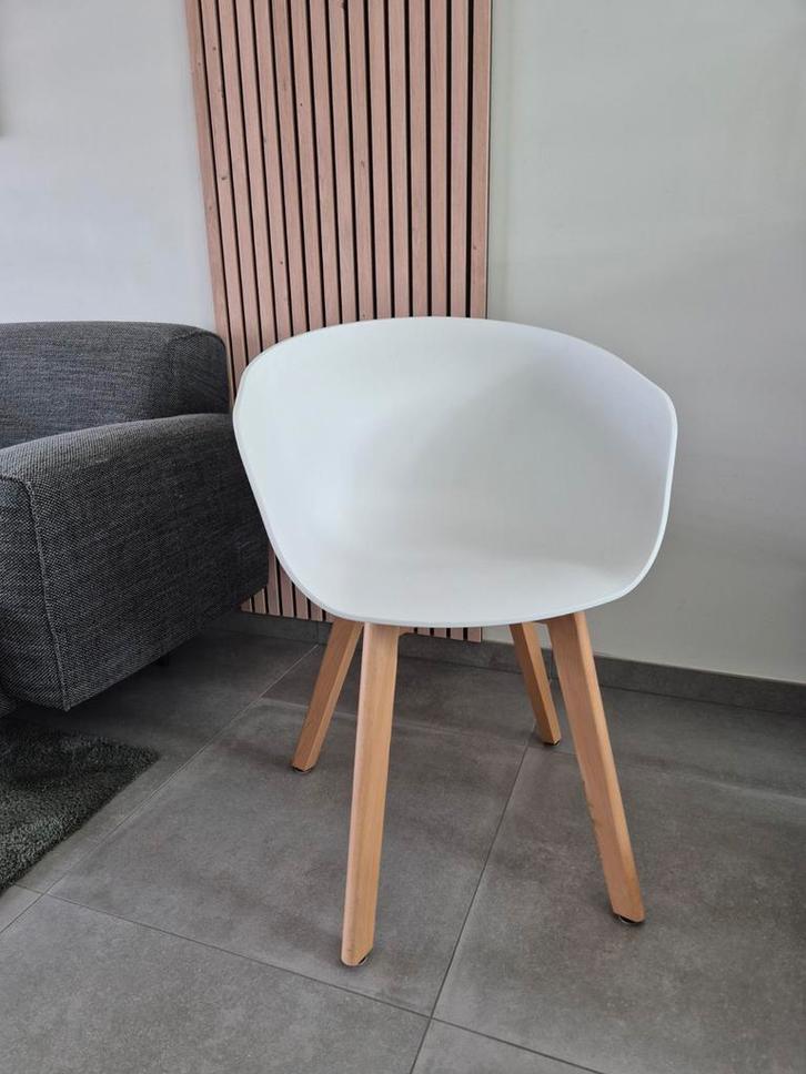 Set van 4 witte kuipstoelen met hout onderstel, Maison & Meubles, Chaises, Comme neuf, Quatre, Bois, Blanc, Enlèvement