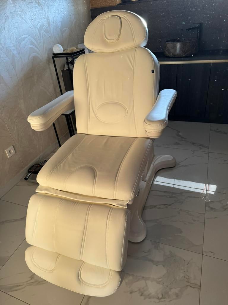 Volledig electrische behandelstoel, Sports & Fitness, Produits de massage, Comme neuf, Enlèvement ou Envoi