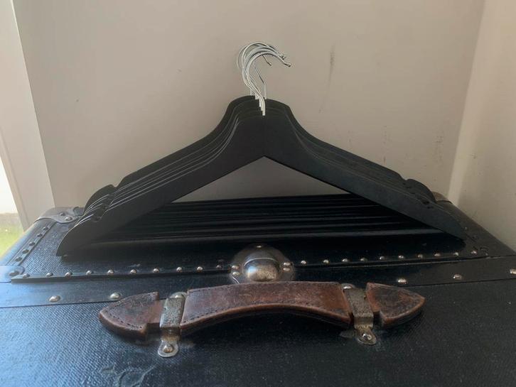 Set van 8 zwarte houten riemen + 1 als bonus., Kleding | Dames, Kledinghangers, Gebruikt, Ophalen of Verzenden