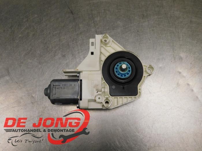 Moteur de vitre portière d'un Volkswagen Touareg, Autos : Pièces & Accessoires, Carrosserie & Tôlerie, Volkswagen, Utilisé, 3 mois de garantie