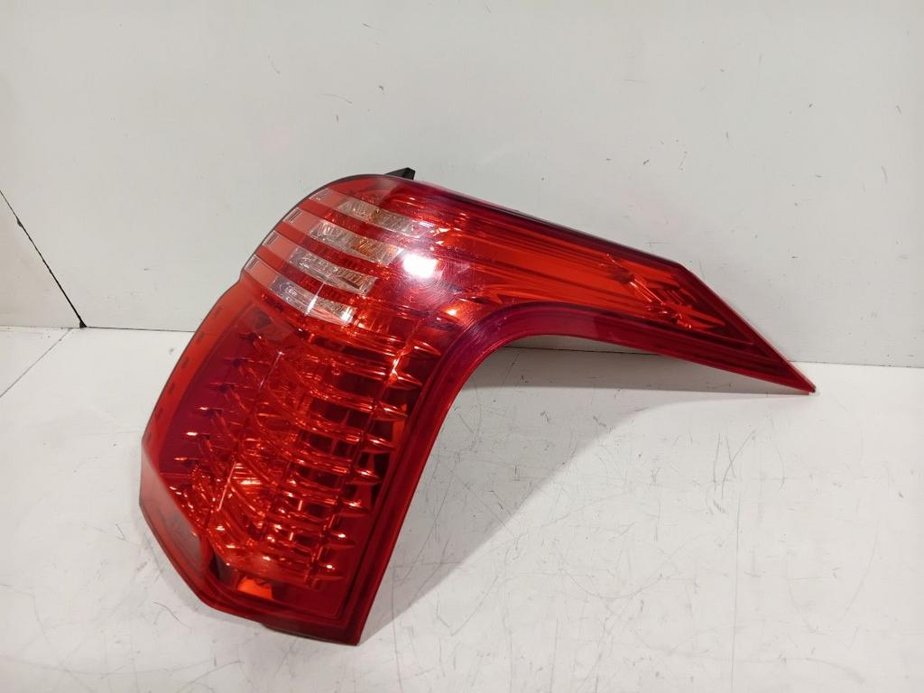 Achterlicht carrosserie rechts Peugeot 5008, Auto-onderdelen, Verlichting, Peugeot, Gebruikt, Herkomst onderdeel bekend, 12 maanden garantie