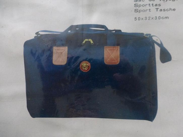 Set de voyaSet de voyage vert,3 pièces, valise,sac,trousse.., Bijoux, Sacs & Beauté, Sacs | Sacs de voyage & Petits Sacs de voyage